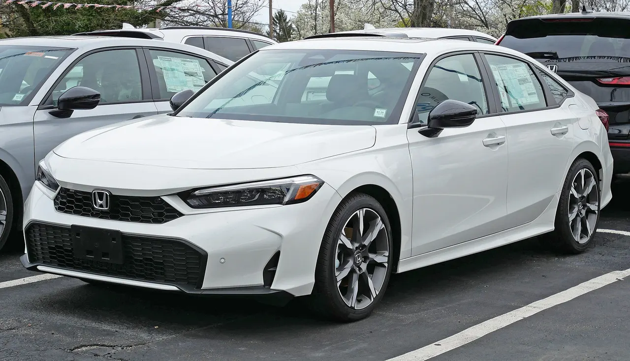2025 Honda Civic Hybrid Sport Touring sedan (facelift)